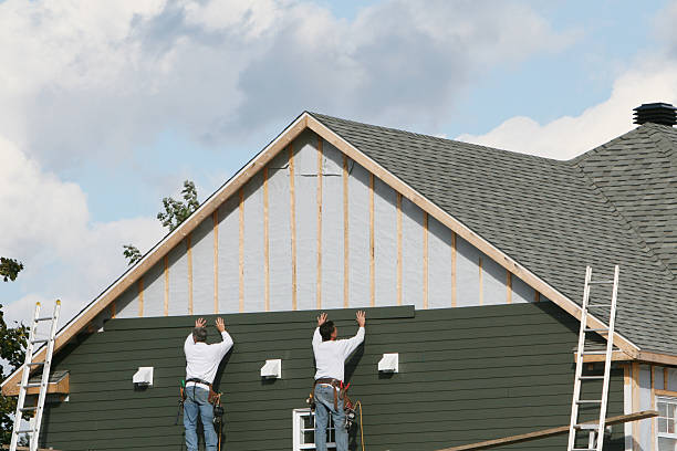 Professional Siding technician working in Peachtree Corners, GA